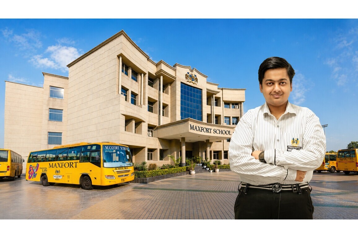 JEE Main 2026 Topper: Maxfort School Rohini's Aditya Gupta Scores Perfect 300/300, Secures AIR 1
