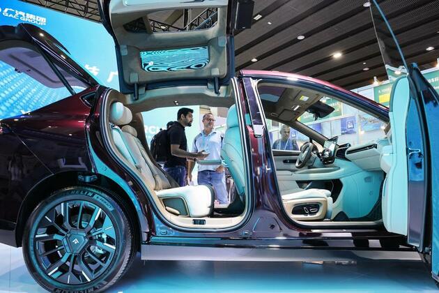 Global consumers embrace China's innovations as economy shows strong resilience
