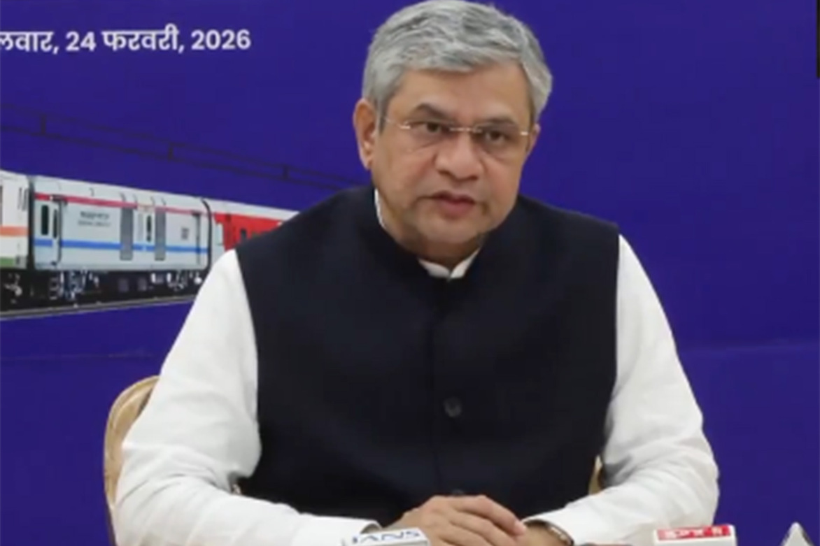 Bhopal-Dhanbad/Chhapra Express flagged off; Minister Vaishnaw highlights Rs 48,000 Cr projects for MP