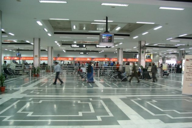 Singapore tightens border measures amid spread of new COVID-19 variant