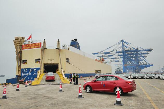 New rail-sea route boosts auto exports from western China to Middle East