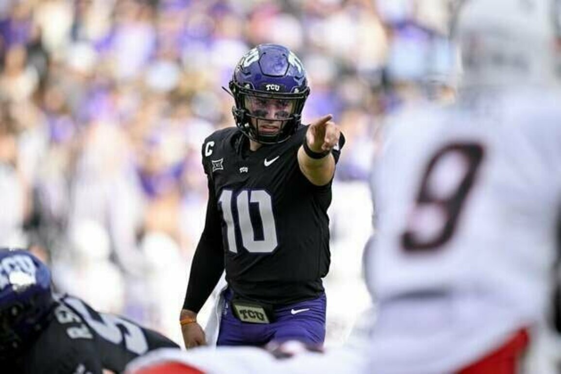 Josh Hoover leads TCU's offensive outburst in weather-delayed rout of Cincinnati