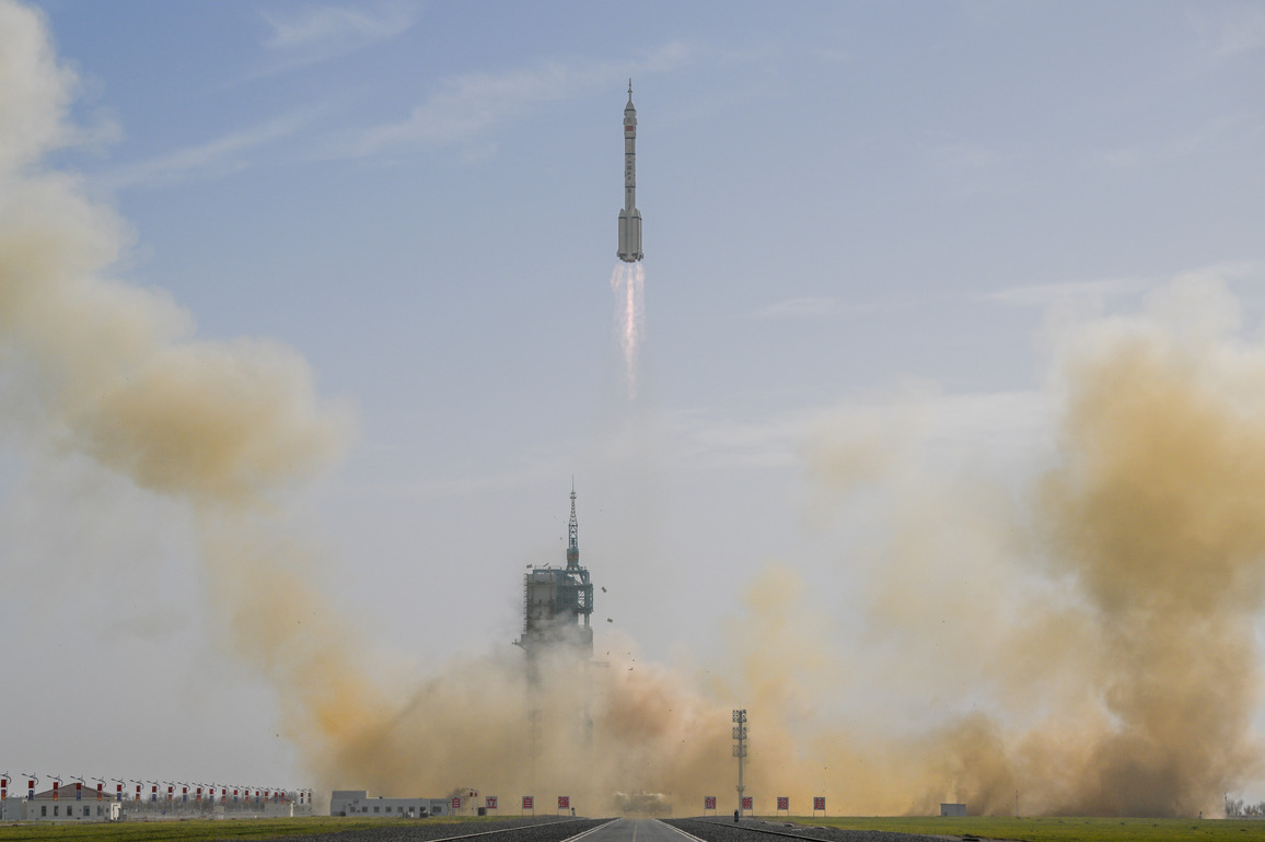 FOCUS | China sends Shenzhou-22 to orbit, completing first emergency launch in its manned space program