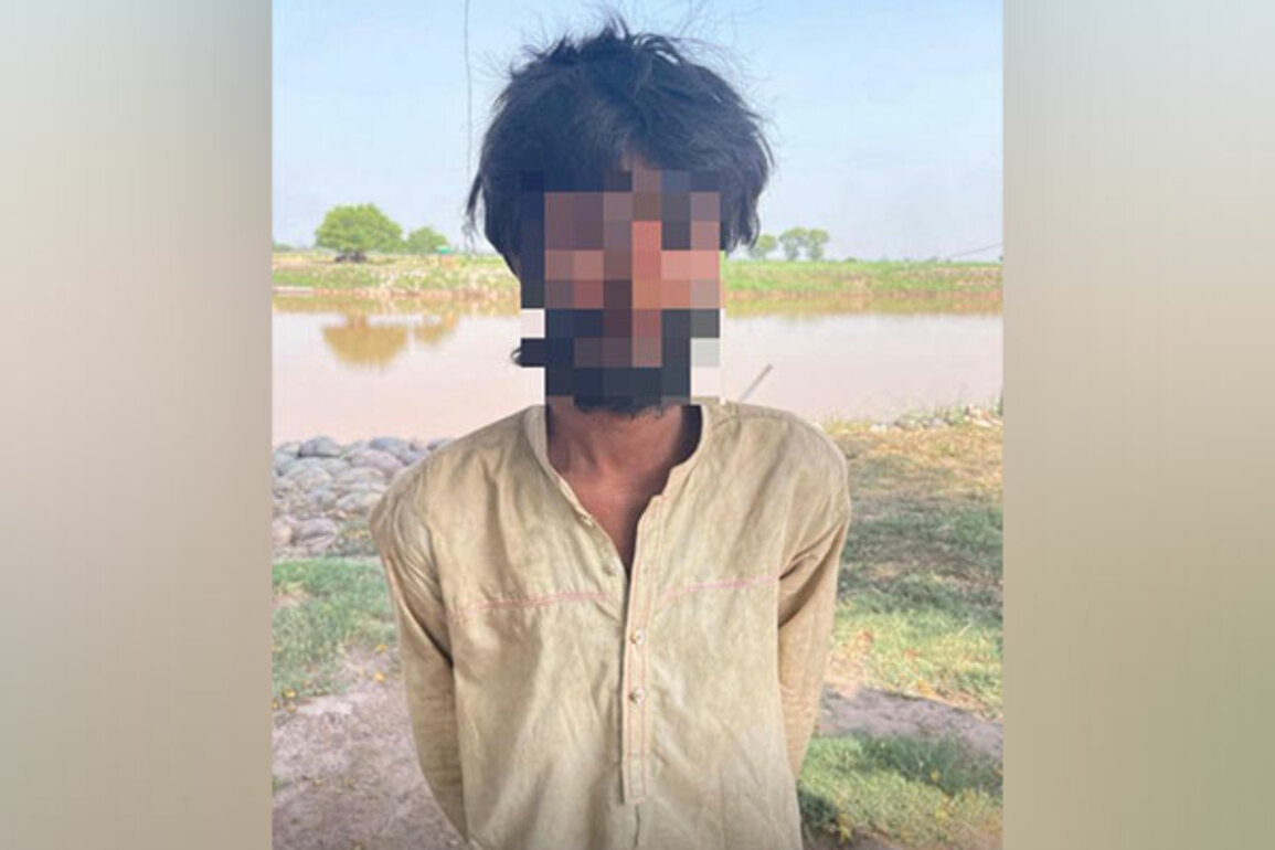 BSF troops foil Pakistani intruder's attempt to cross the International Border in Pathankot
