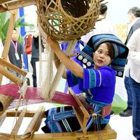 Culture | Intangible cultural heritage shines at 5th CICPE in Hainan