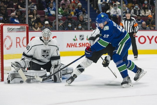 Canucks blank Kings in Bruce Boudreau's debut
