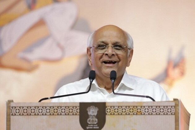 Gujarat CM attends Akhil Bharatiya Nat Bajaniya Bajigar Samaj's 29th fair closing ceremony