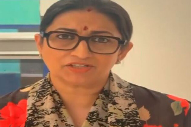 "Outrages entire country": Smriti Irani slams Oppn for alleged abuses against PM Modi, his mother