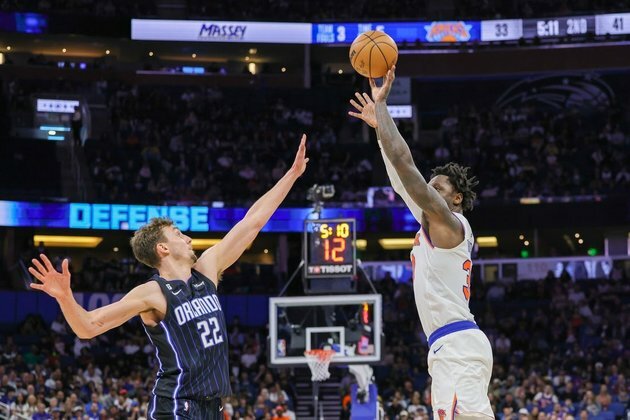 Knicks rally in fourth quarter to beat Magic
