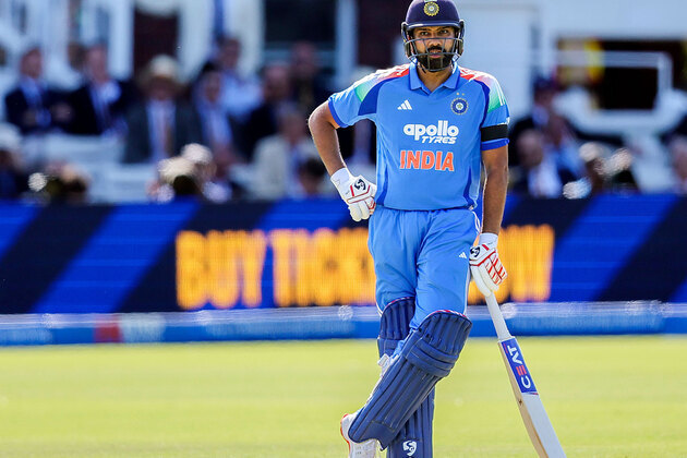"Can't play this beautiful game forever": Hayden on Rohit's future, urges Hitman to decide his fate