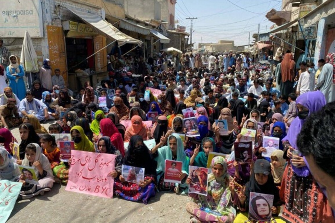 Families protest in Karachi, Quetta over enforced disappearances as missing youth returns home after 10 months