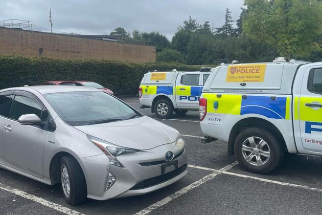 Police seize Toyota on 'test drive' on M40 in Oxfordshire
