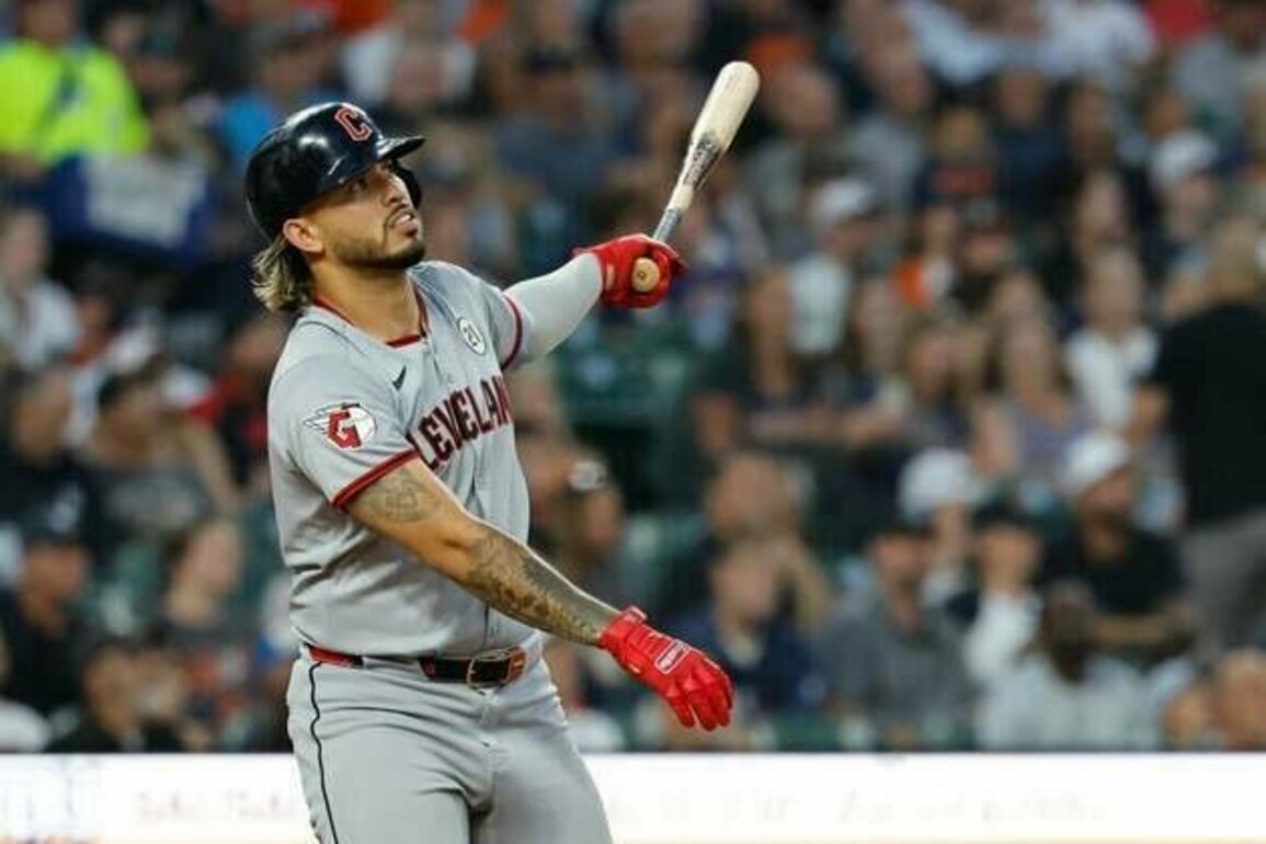Guardians score four in 10th, hold on to beat Tigers