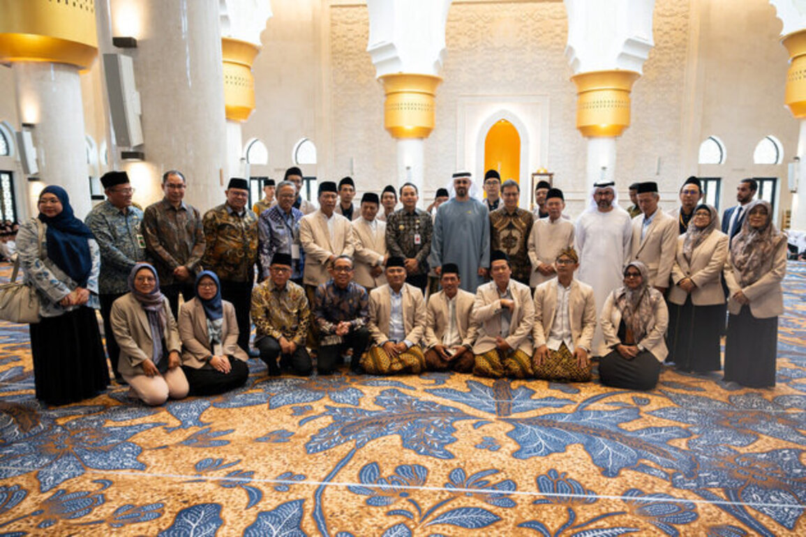 Theyab bin Mohamed bin Zayed visits Sheikh Zayed Grand Mosque in Surakarta, Indonesia