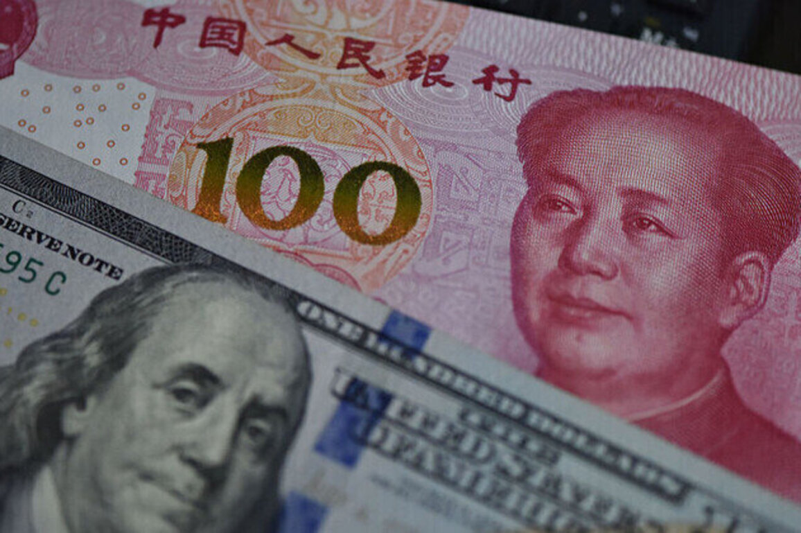 Indian refiners paying for Iranian oil in yuan  Reuters