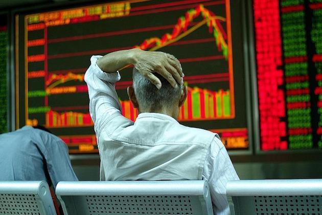 Nasdaq Composite tumbles 580 points amid global tech-wreck