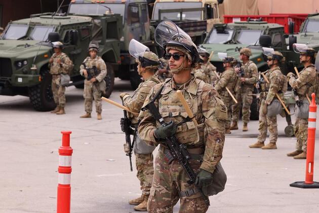 Roundup: Trump calls in National Guard to suppress crimes in Washington