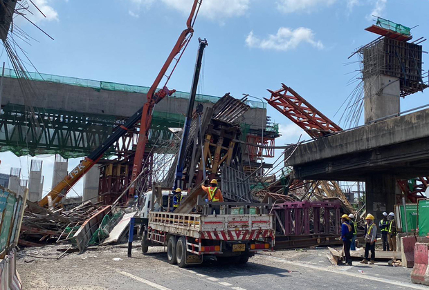 PhotoFlash | 5 killed, dozens injured as concrete beam collapses in Thailand's capital