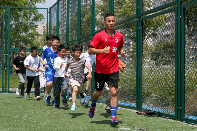 (SP)CHINA-JIANGSU-FOOTBALL-CITY LEAGUE-VILLAGE PARTY SECRETARY