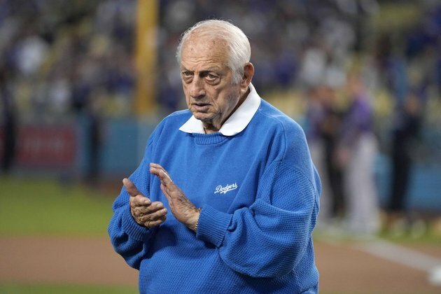 Former Dodgers manager Lasorda out of ICU