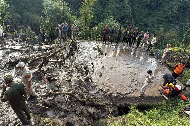 Ramban cloudburst: District Administration put on high alert, rescue ops underway