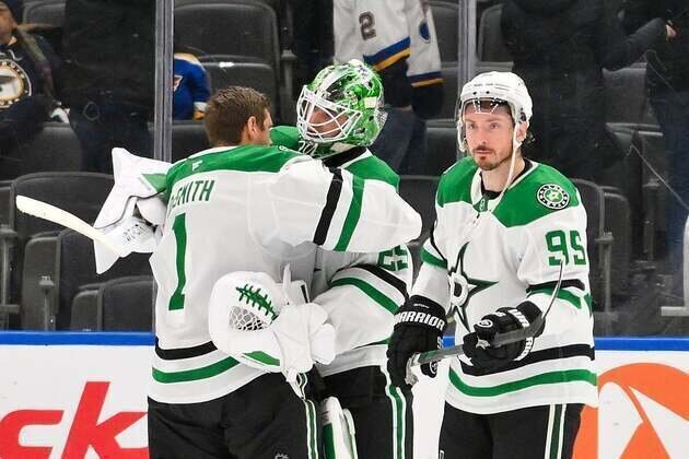 Slumping Golden Knights play host to surging Stars