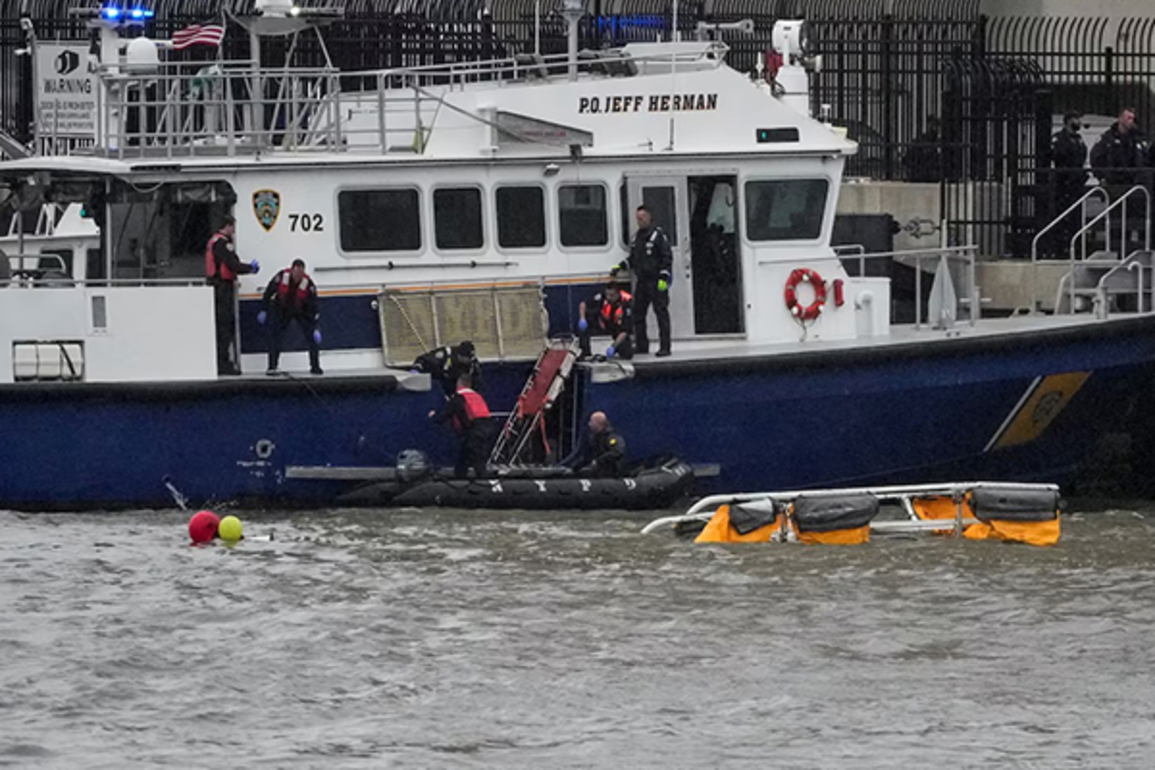 US: Six dead after passenger helicopter crashes into Hudson River