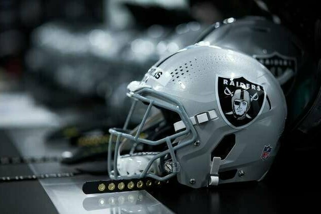 Raiders retain 5 exclusive rights free agents