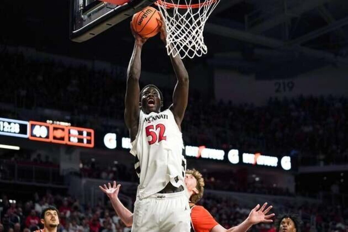 Big 12 tests continue as reeling BYU visits resurgent Cincinnati