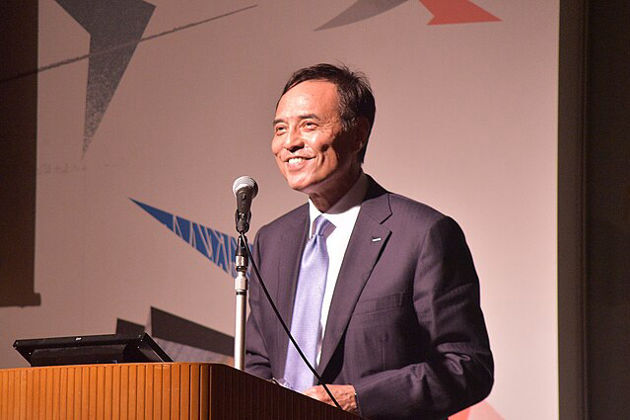 Japan beverage giant Suntory shaken as chief steps down