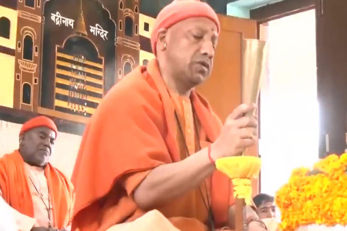 Yogi Adityanath performs Rudrabhishek at Gorakhnath temple on Mahashivratri
