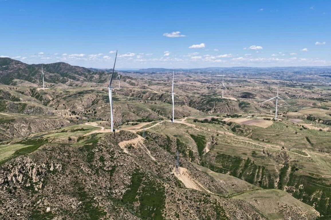 In Pics: Green energy-powered data center clusters burgeoning in N China's Inner Mongolia
