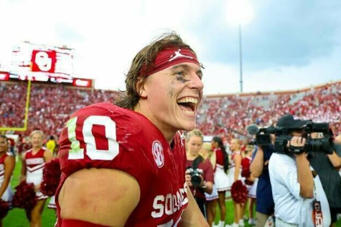 John Mateer leads, Fernando Mendoza vaults into Heisman picture