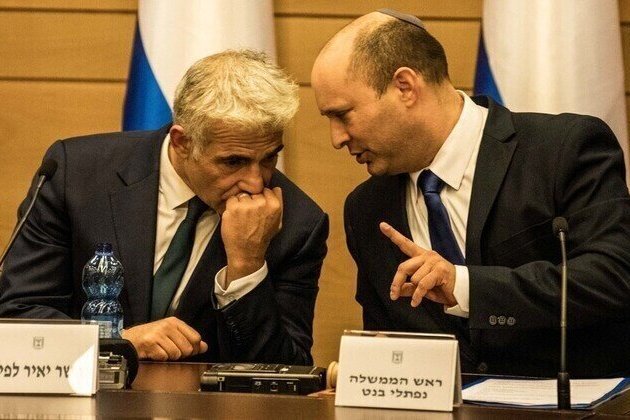 Former Israeli PMs unite against Netanyahu