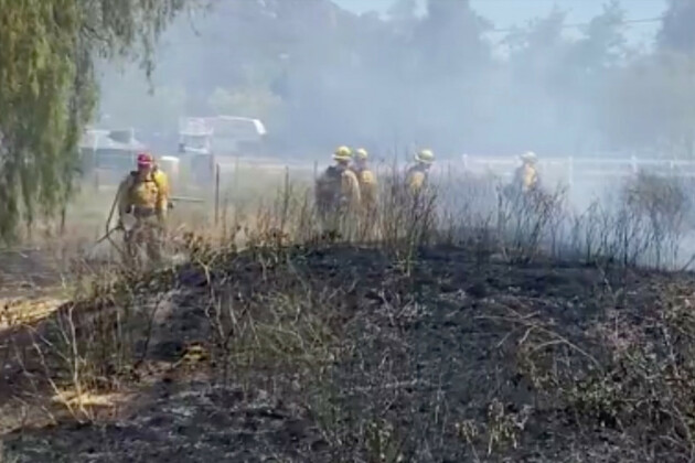 Crews make quick work of brush fire in Ramona