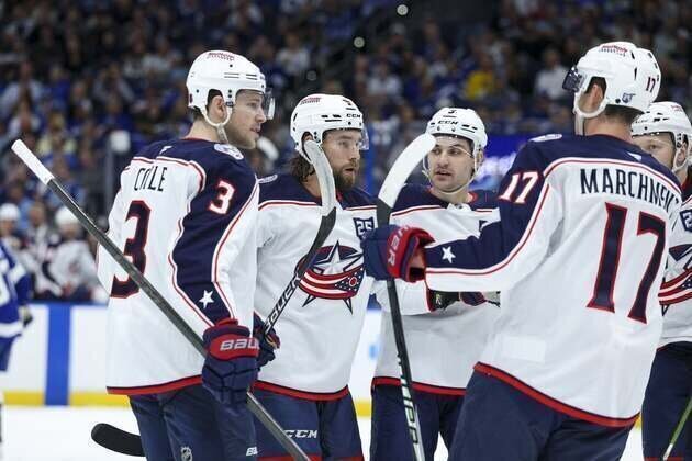 Conor Garland records another 2-goal outing as Jackets down Lightning