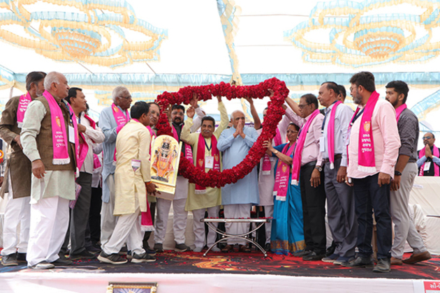 Prajapati Community honors Gujarat CM Bhupendra Patel for social complex initiative