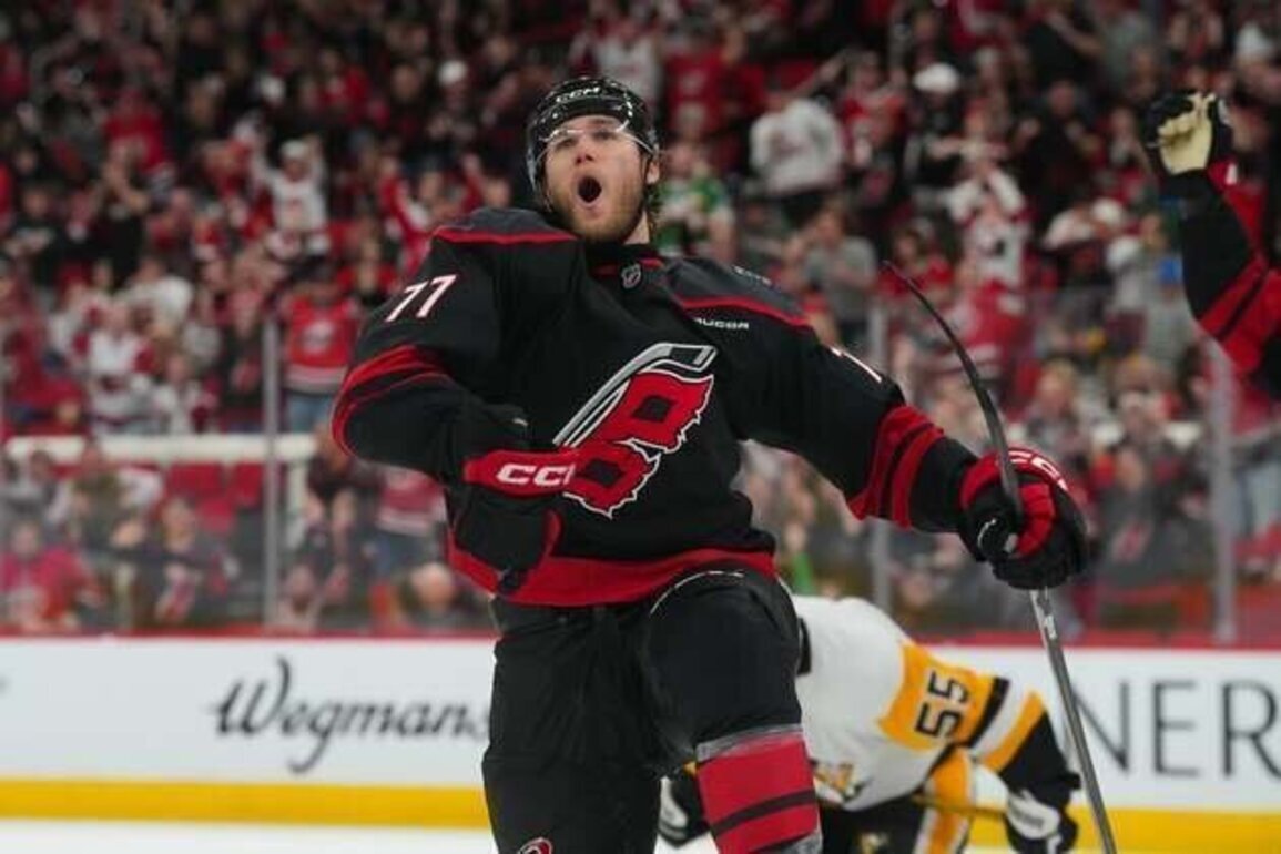 Hurricanes ink F Mark Jankowski to 2-year extension