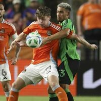 Dynamo extend M Jack McGlynn through 2028