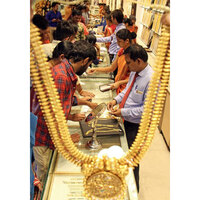 Gold prices decline sharply to Rs 1,36,185/10gm on Budget day, down approx. 20% in last 2 trading session