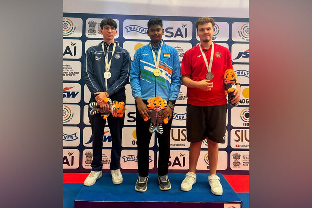 ISSF Junior WC: India's 16-year-old Jonathan steals show to win men's 10 m air pistol title