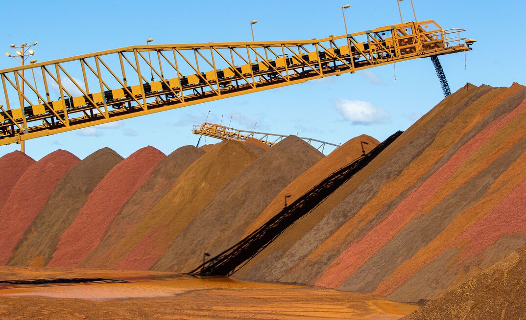 Iron-making process to use iron ore fines.