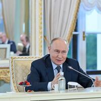 China enjoys robust growth, growing global influence: Putin