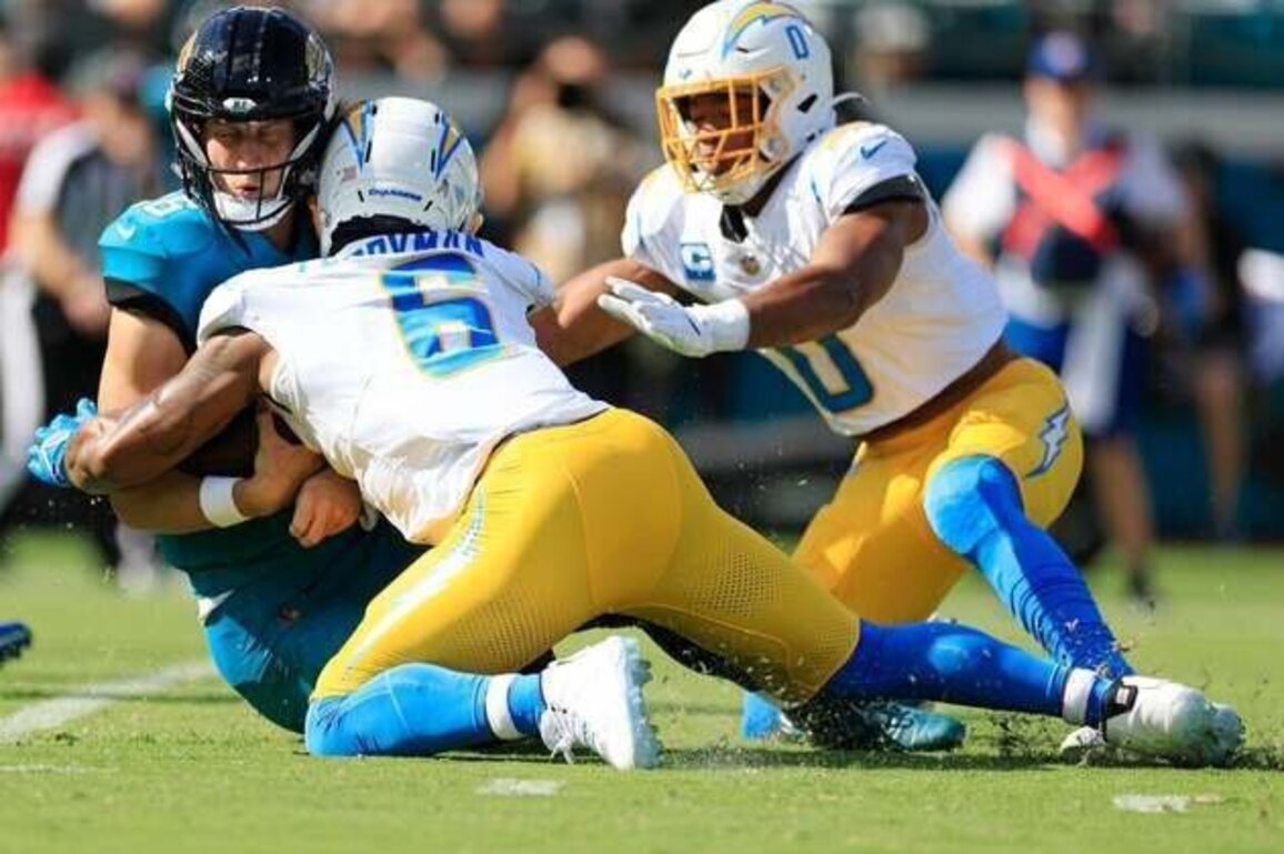 Chargers LB Denzel Perryman suspended without pay for two games