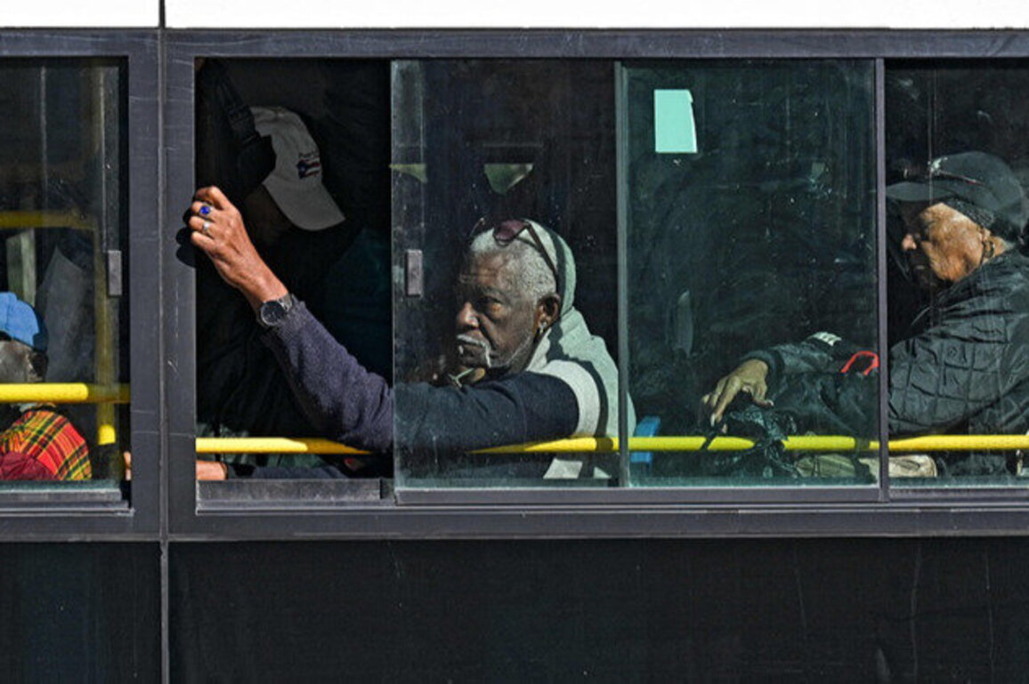 Cuba adjusts labor, transport measures to ease energy crisis