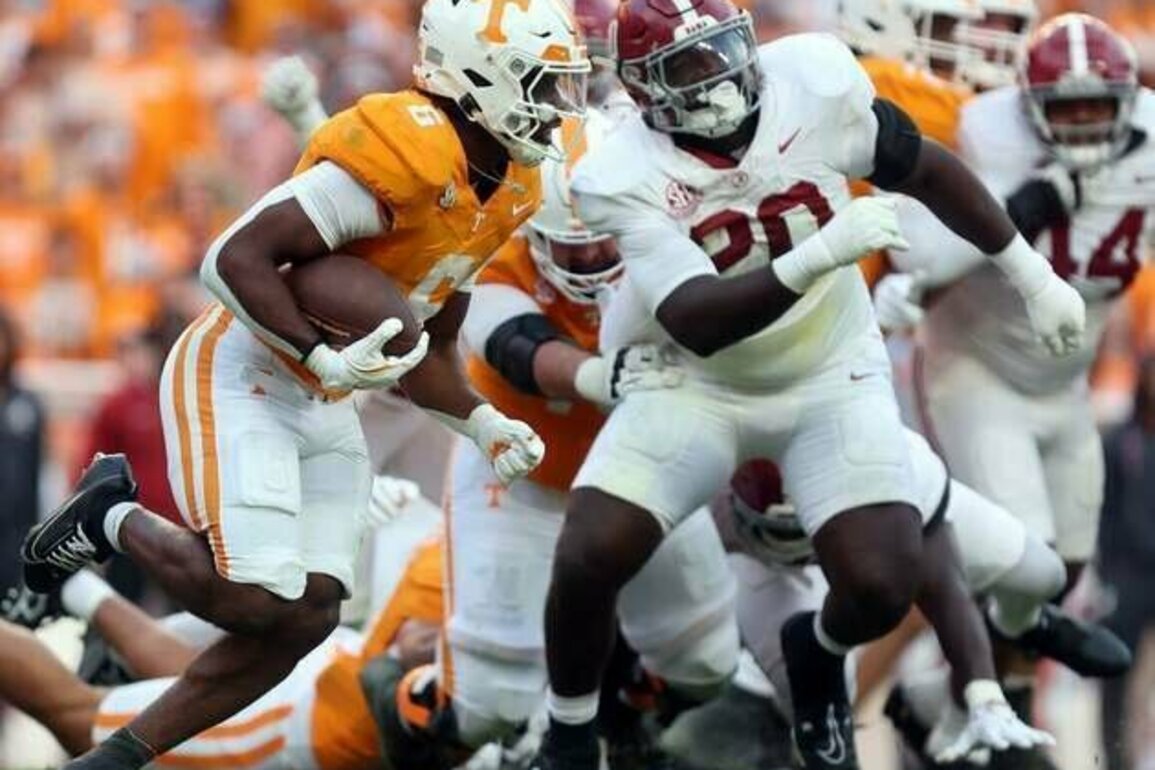 Alabama's Jah-Marien Latham (neck) will make full recovery
