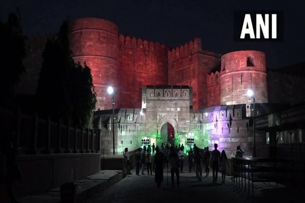 Agra Fort lit up in tricolour to mark 100 cr vaccination
