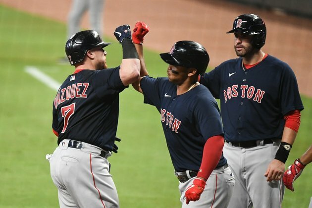 Vazquez slam helps Red Sox pummel Braves