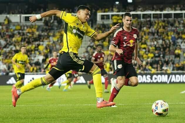 Crew extend D Andres Herrera's loan through June 2026