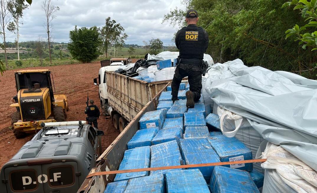 Maconha apreendida em carga de fertilizantes no MS
